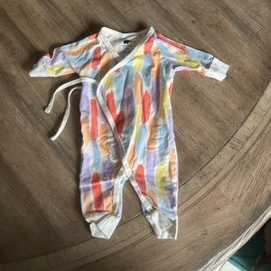 Monica and Andy Baby Kimono Tie One Piece Pajamas & Matching Hat
